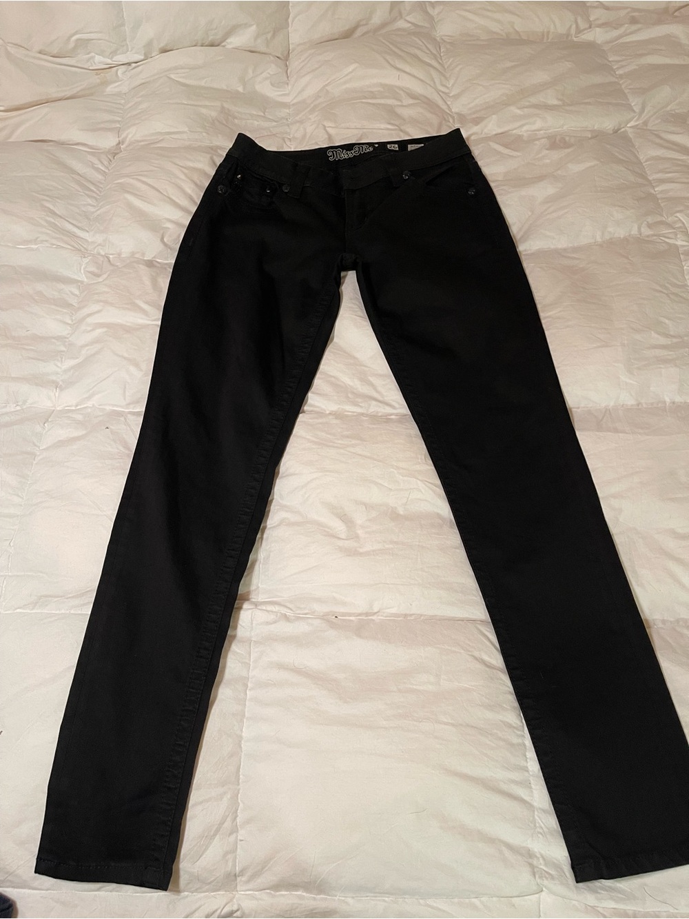 Miss Me Easy Skinny Jeans Size 26 Black Mid Rise Sequin Back Pockets NWOT
